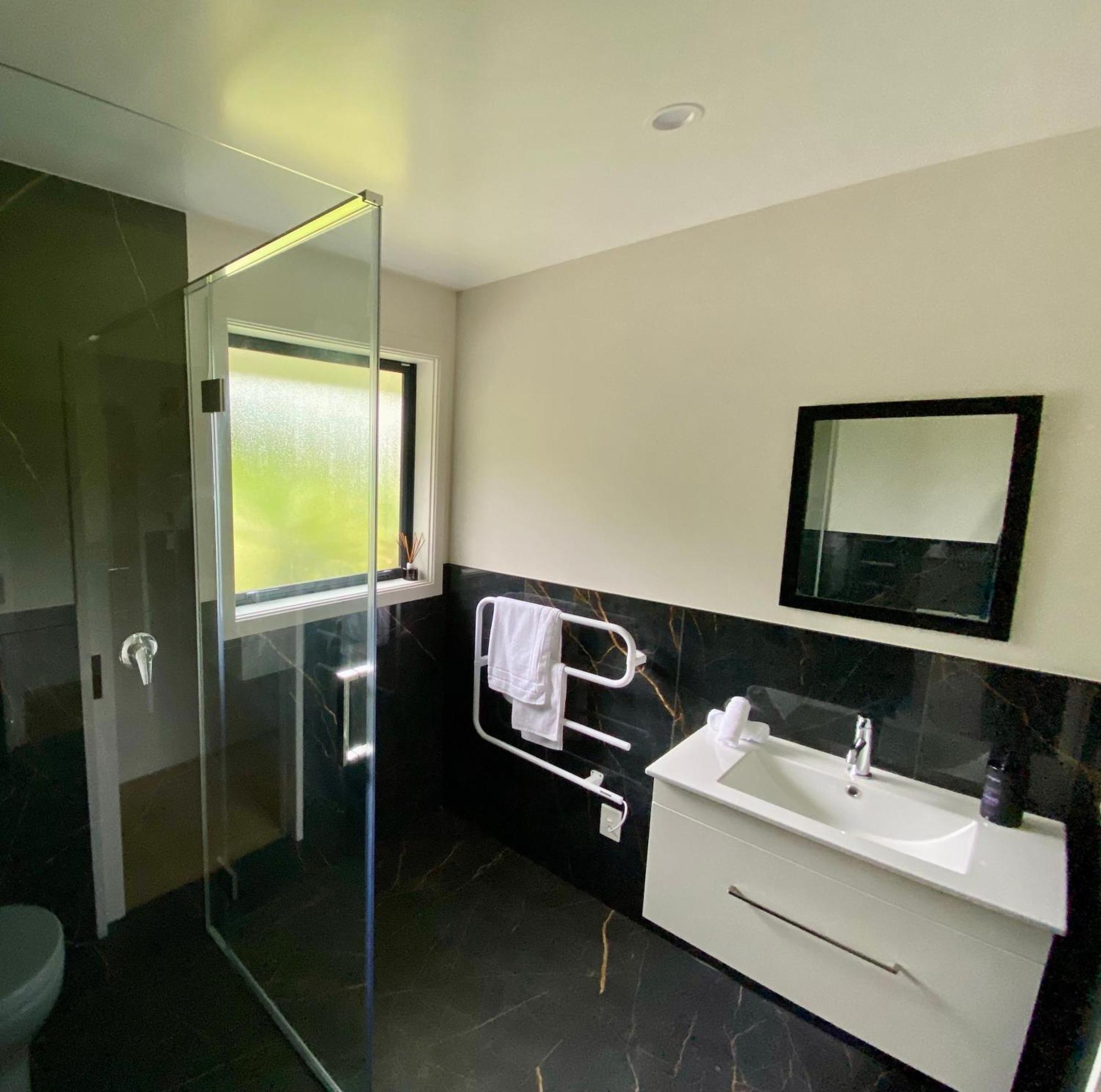 Ocean & Mountain Views - Kaikoura Villa Exterior foto